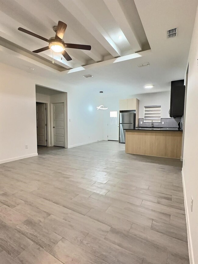 3912 Ventura Ave unit 3, McAllen, TX 78504 - photo 4