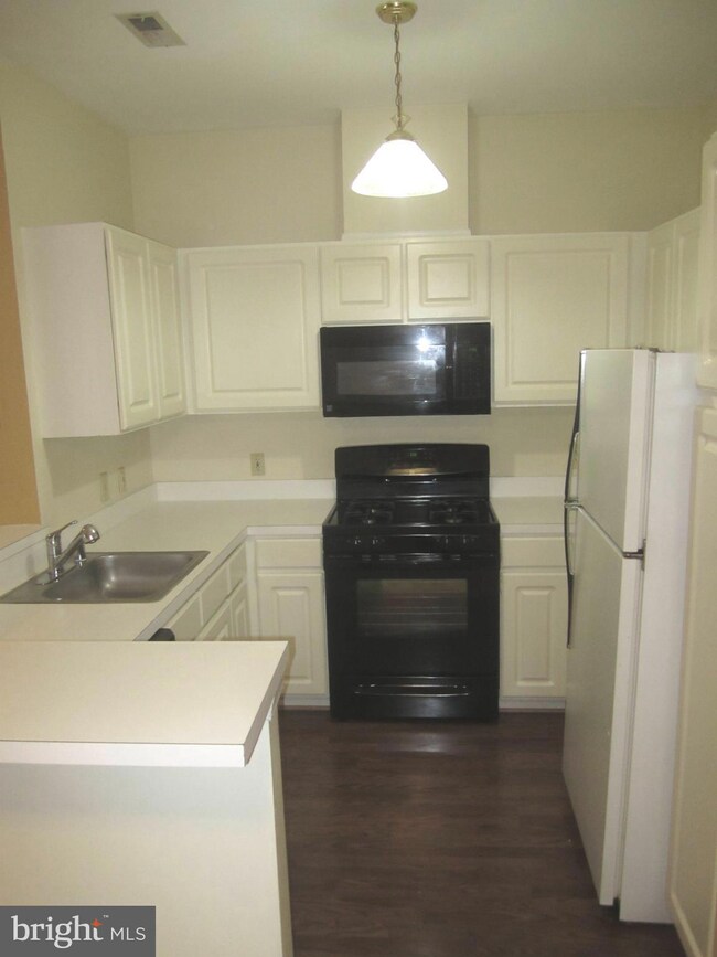 5004 Stone Shop Cir, Owings Mills, MD 21117 - photo 5