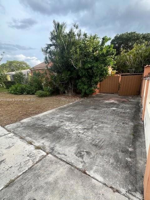 6410 SW 39th St, Miami, FL 33155 - photo 2