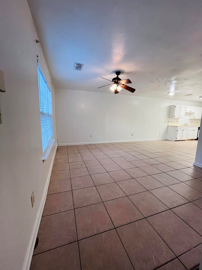 1285 Rumba Ln unit B, Tallahassee, FL 32304 - photo 3