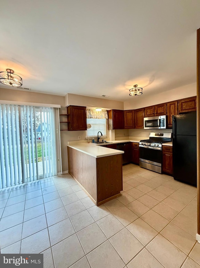 418 Maple Glen Cir unit 418, Pottstown, PA 19464 - photo 4