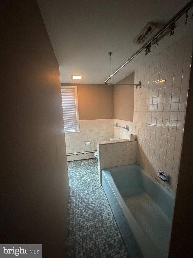 923 E Pleasant Ave unit 1ST FLOOR, Glenside, PA 19038 - photo 7