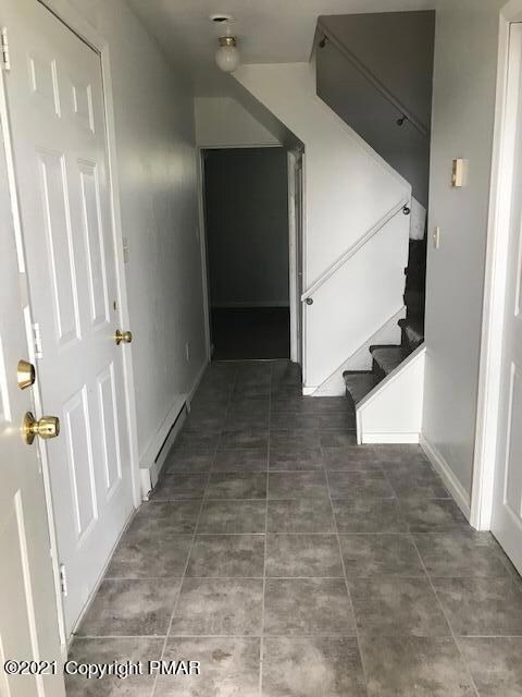 137 Victoria Arms Cir, Kunkletown, PA 18058 - photo 3