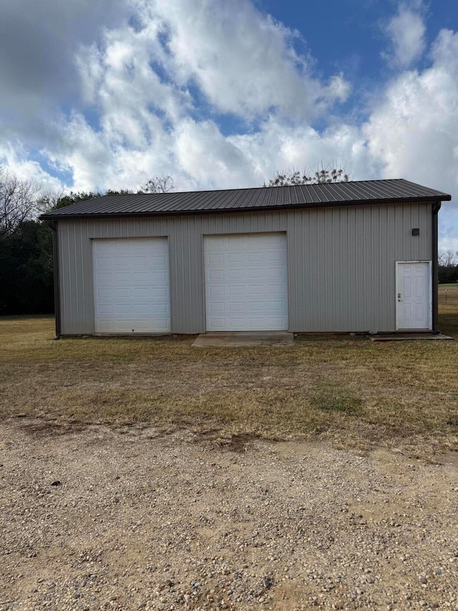 1470 Gulledge Cir, Wedgefield, SC 29168 - photo 2