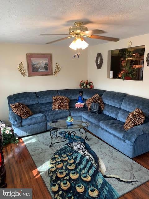 129 Stonegate Dr, Frederick, MD 21702 - photo 4