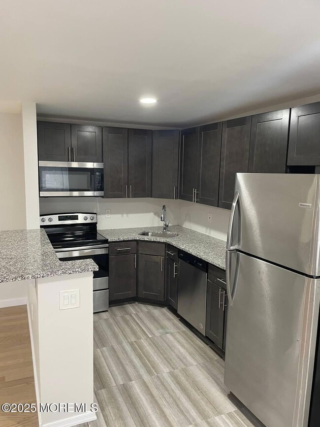 581 Patten Ave unit 8, Long Branch, NJ 07740 - photo 4