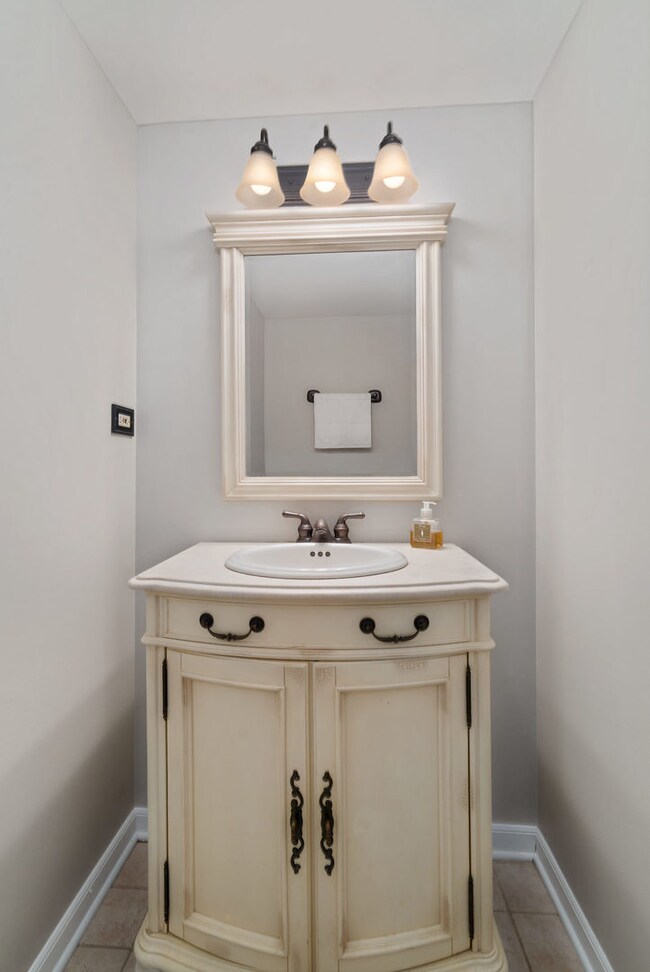 398 W 2nd St, Elmhurst, IL 60126 - photo 6