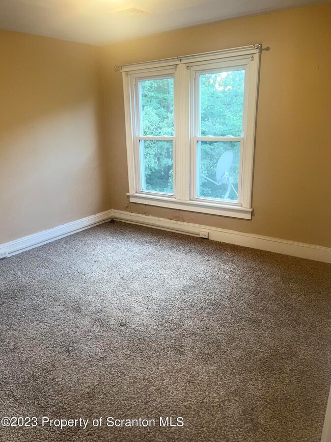 115-117 S Sumner Ave, Scranton, PA 18504 - photo 5