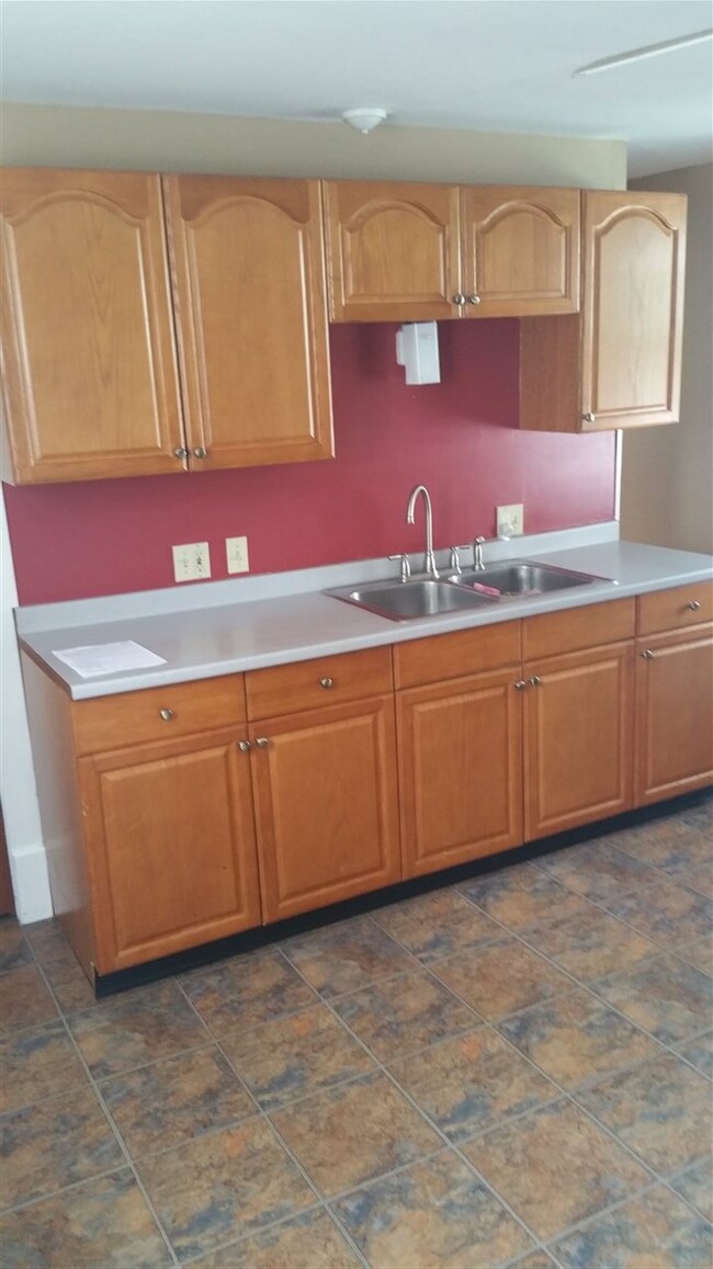 19A Fairmount St, Nashua, NH 03064 - photo 2