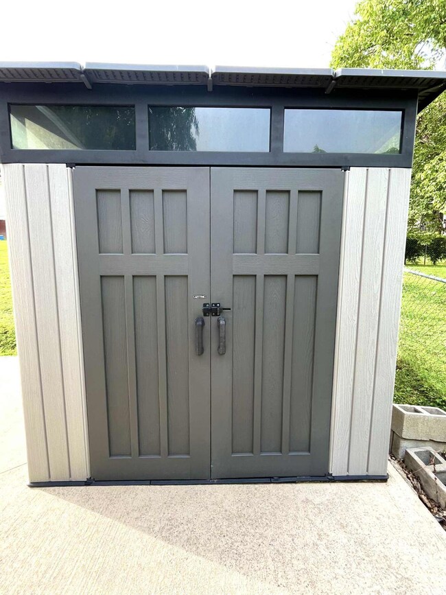 117 Lisa Ln, Evarts, KY 40828 - photo 6