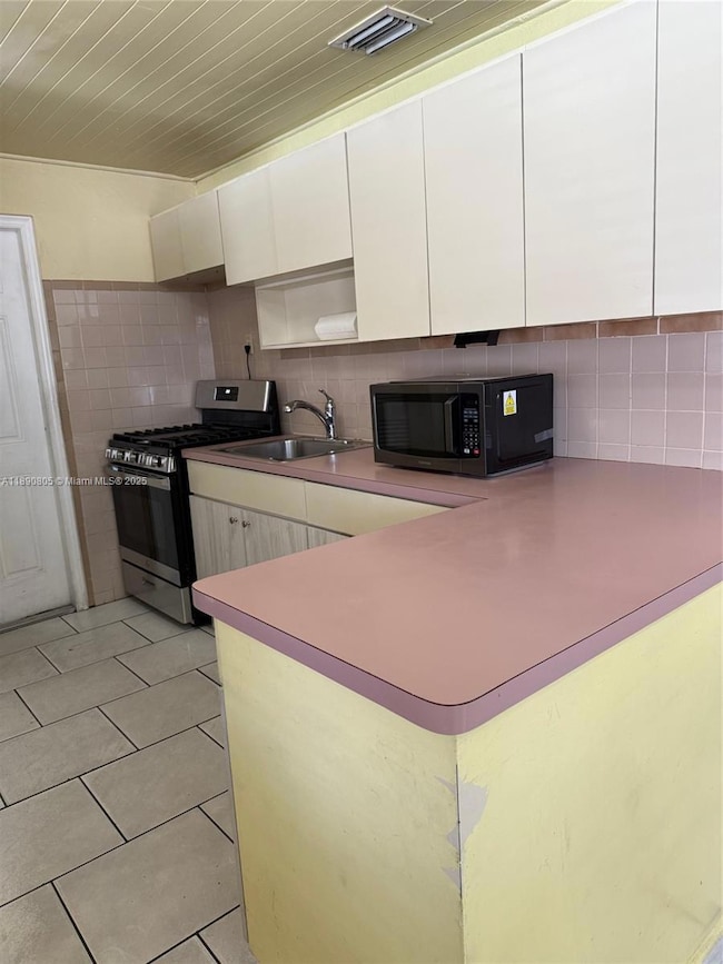 102 W 27th St, Hialeah, FL 33010 - photo 6