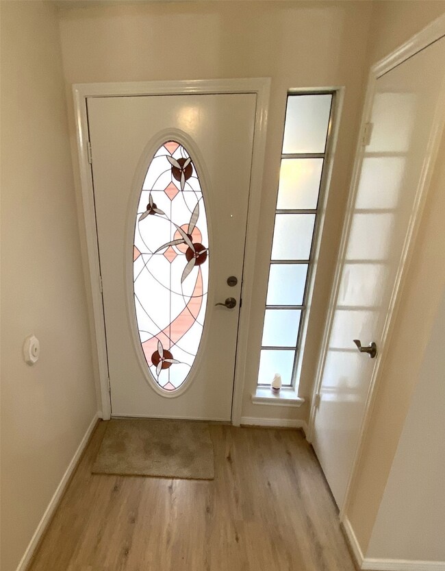 33 N Rain Forest Ct, Spring, TX 77380 - photo 5