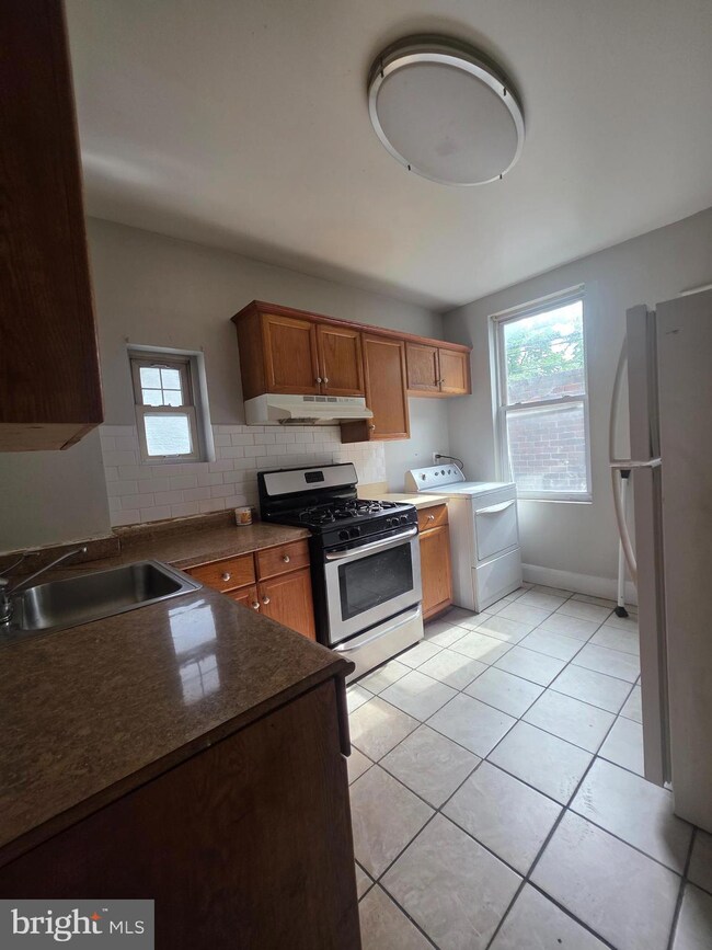 509 N Highland Ave, Baltimore, MD 21205 - photo 6