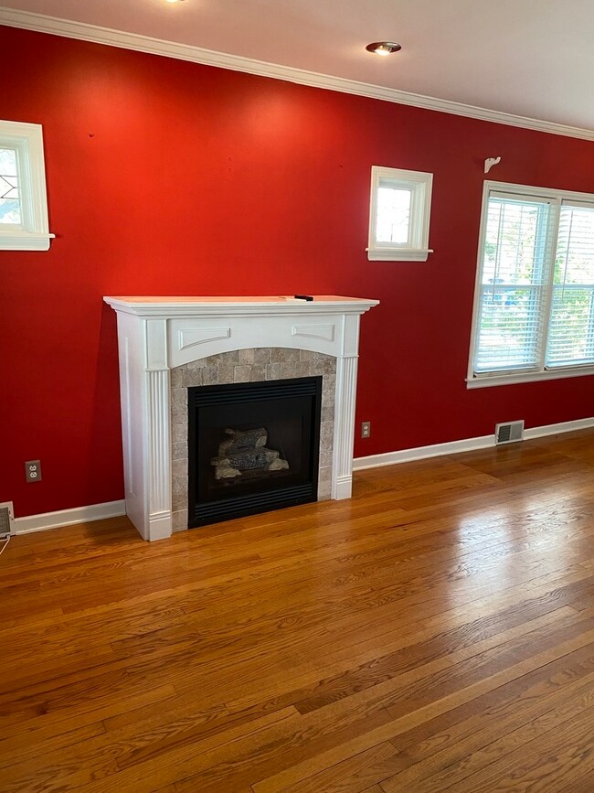 1577 Henry Ave, Des Plaines, IL 60016 - photo 2