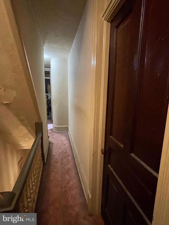 421 N 12th St, Reading, PA 19604 - photo 5