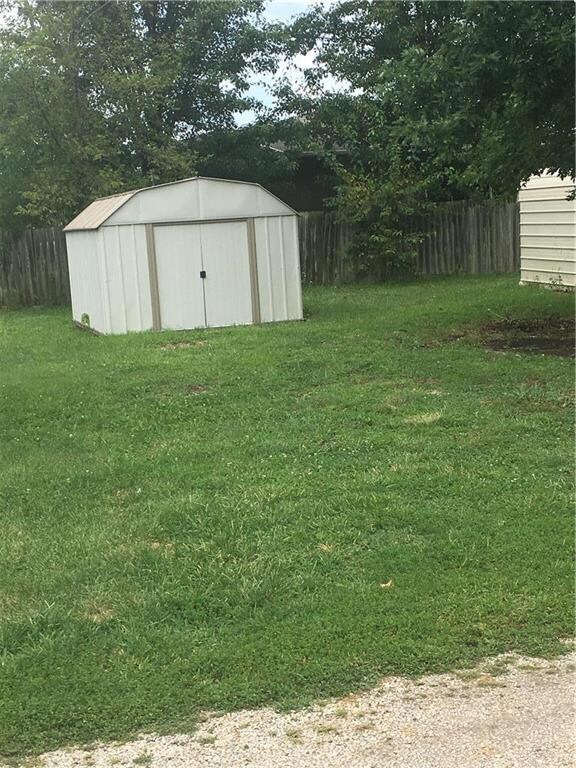 21935 S Webster St, Spring Hill, KS 66083 - photo 3