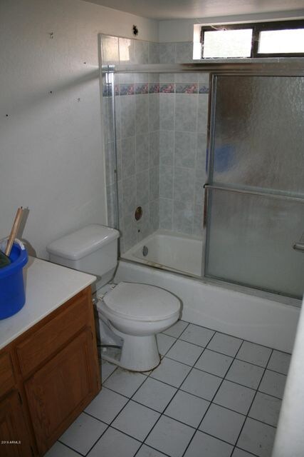 bathroom #3 in bedroom #4 (guest quarter