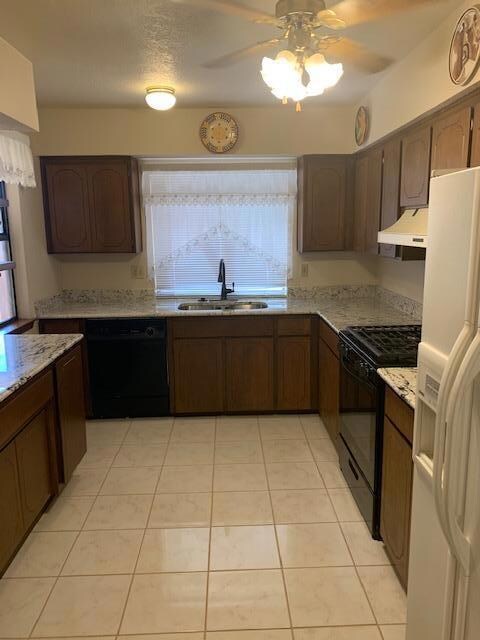 1785 Villa Santos Cir, El Paso, TX 79935 - photo 3