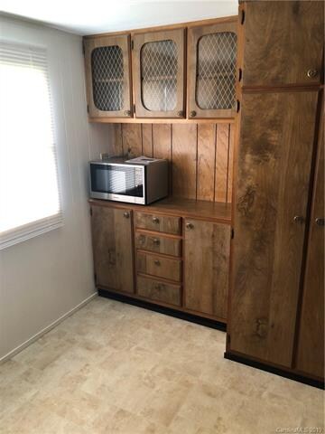 129 Leslie Way, Hendersonville, NC 28792 - photo 2