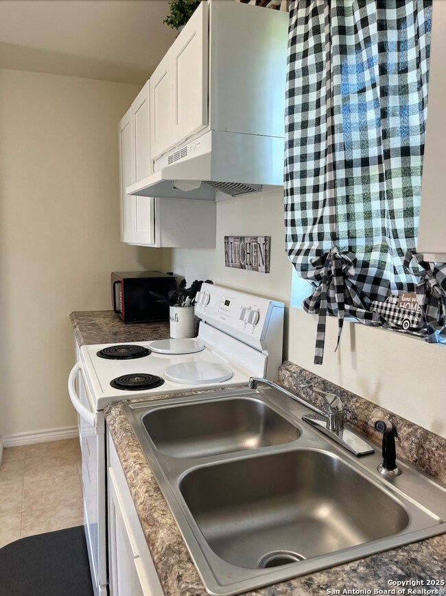 391 Riverside Dr unit 19, Eagle Pass, TX 78852 - photo 4