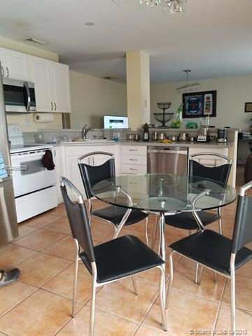 11002 NW 47th Terrace, Doral, FL 33178 - photo 7