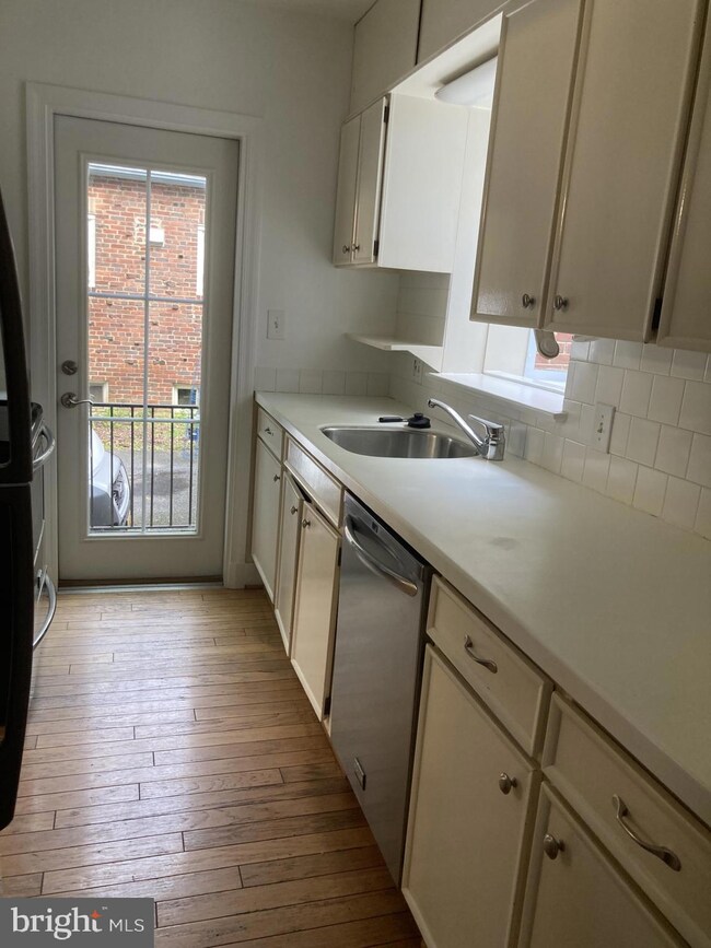 7413 Oak Ln, Chevy Chase, MD 20815 - photo 6