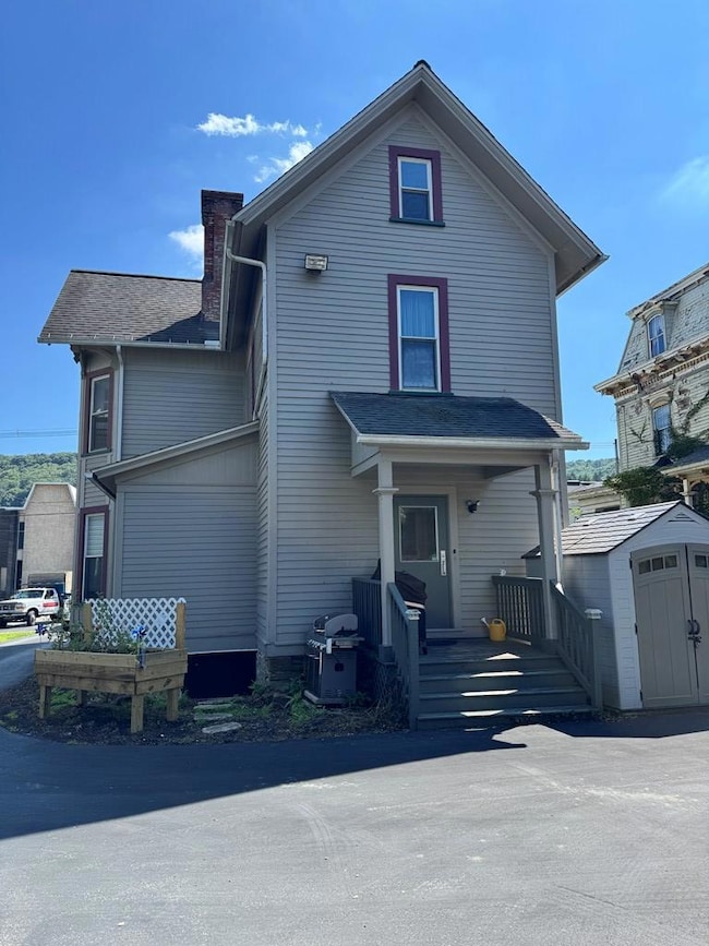 1412 Liberty St, Franklin, PA 16323 - photo 2