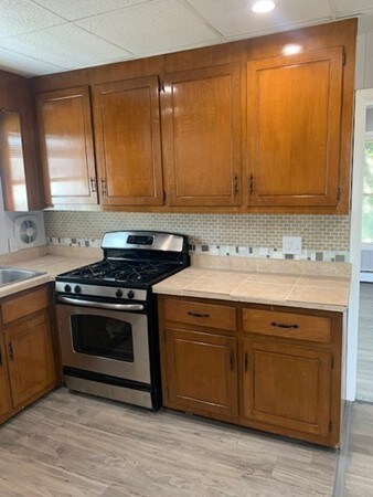 601 Warren St unit 3, Fall River, MA 02721 - photo 2