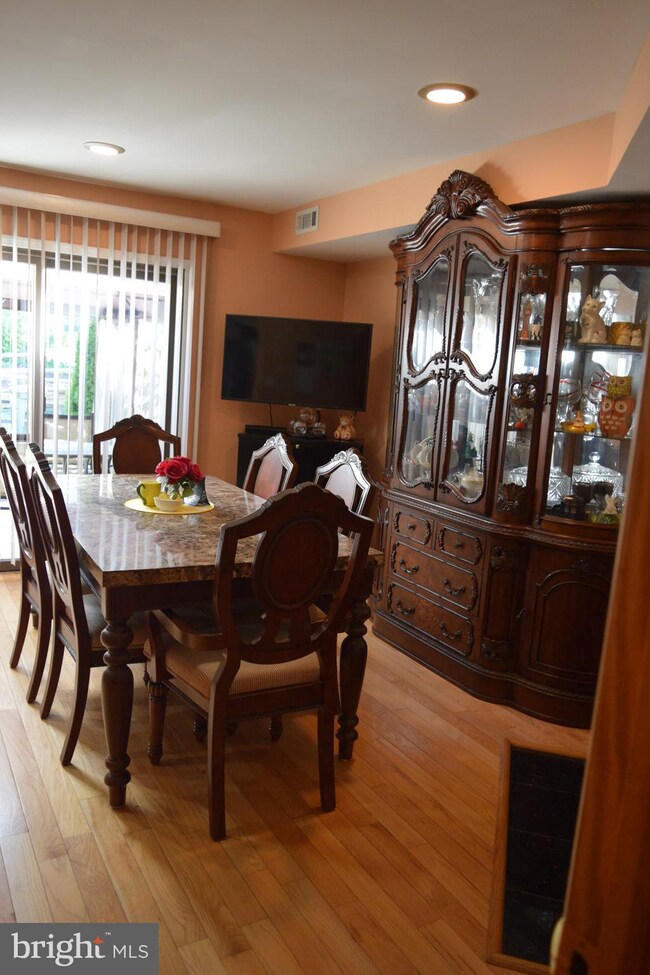 3126 E Village Rd, Southampton, PA 18966 - photo 5