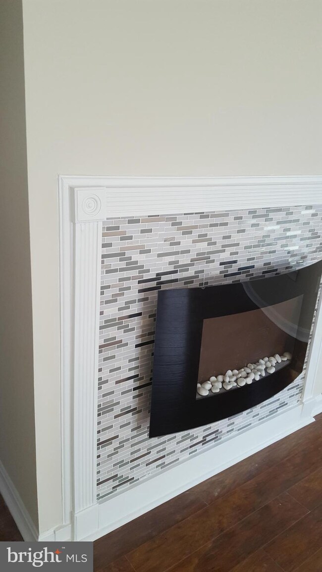 14206 Greenview Dr, Laurel, MD 20708 - photo 3