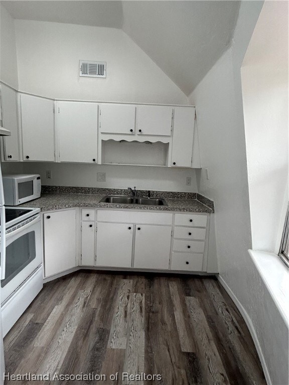 414 Holmes Ave, Lake Placid, FL 33852 - photo 3