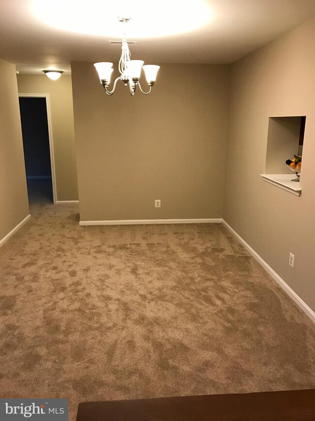 5827 Cove Landing Rd unit 102, Burke, VA 22015 - photo 7