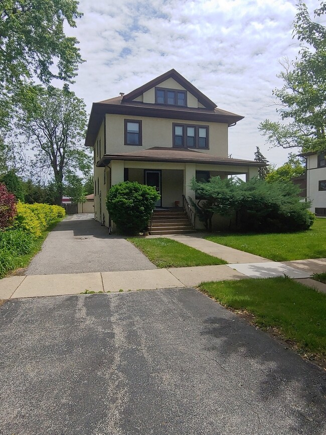 331 N Addison Ave, Elmhurst, IL 60126 - photo 5