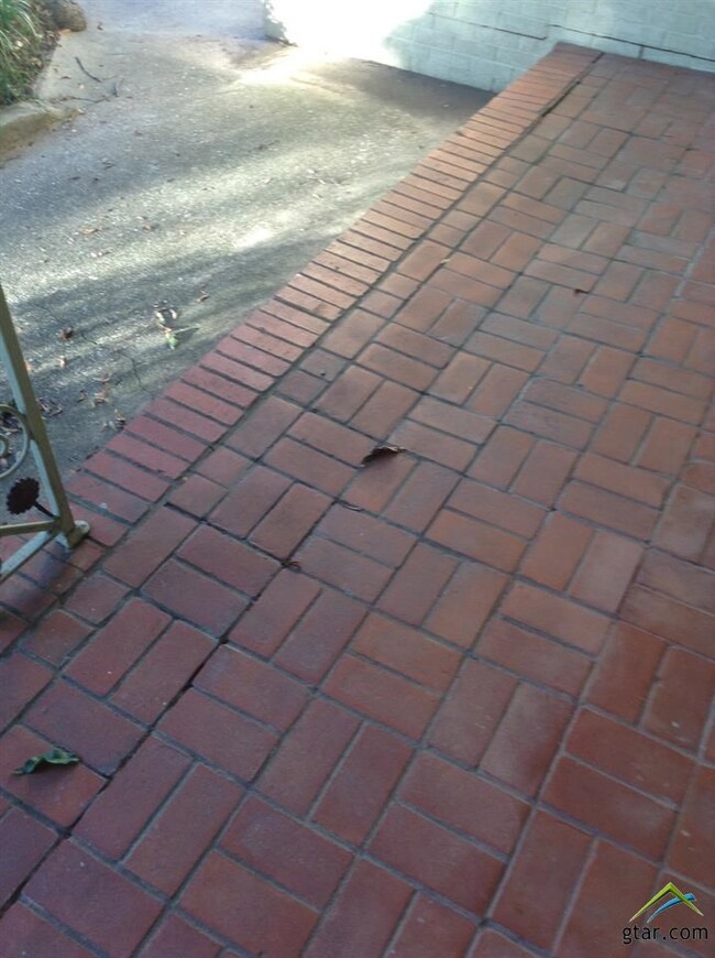 1225 Graham Dr, Tyler, TX 75701 - photo 3