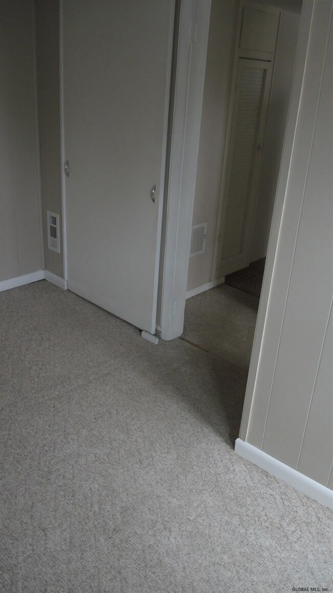 313 Perry St unit 2nd floor, Schenectady, NY 12306 - photo 7