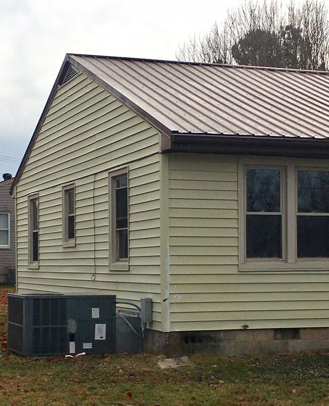 2000 Springdale Ave, Shelbyville, TN 37160 - photo 4