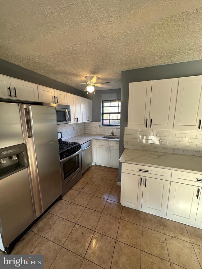 160 La Cascata, Clementon, NJ 08021 - photo 2