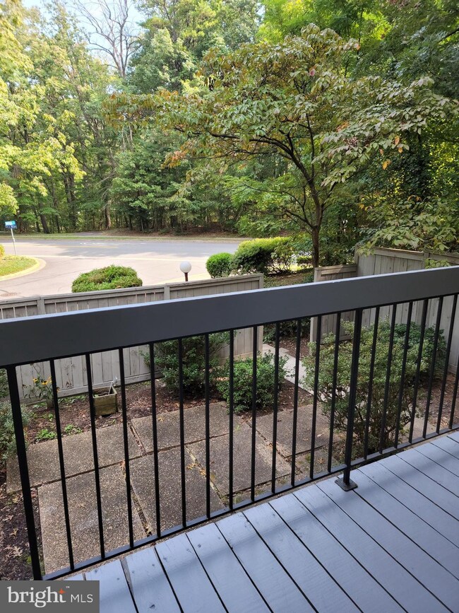 12001 Insha Ct, Reston, VA 20191 - photo 2