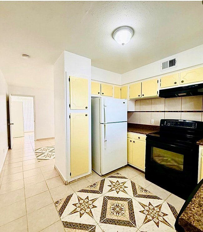 6405 Westward St unit 96, Houston, TX 77081 - photo 5