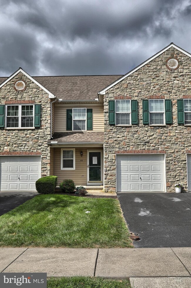 45 N Village Cir, Palmyra, PA 17078 - photo 3