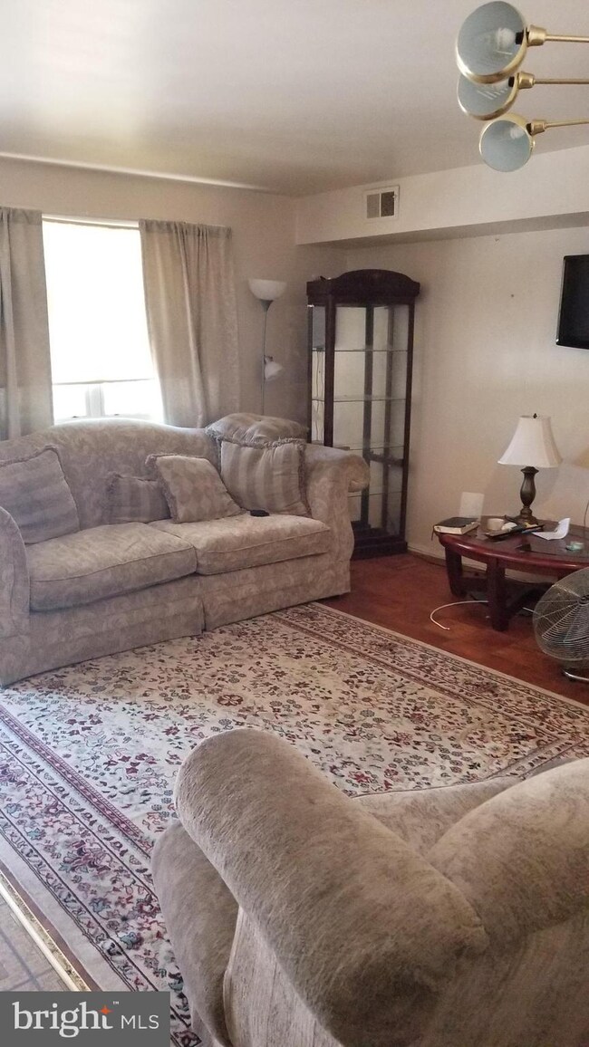 324 N Carey St, Baltimore, MD 21223 - photo 5