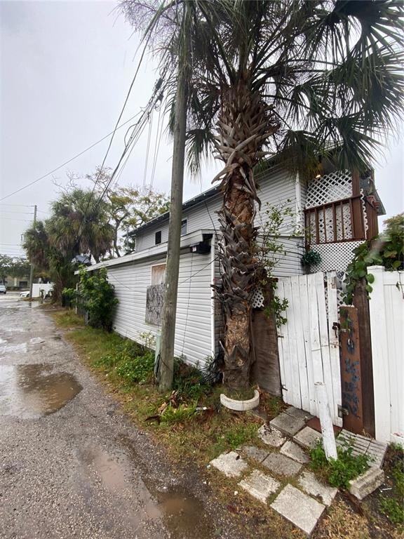 614 15th St N, Saint Petersburg, FL 33705 - photo 2