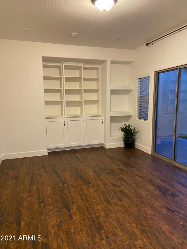 GREAT ROOM - 411
