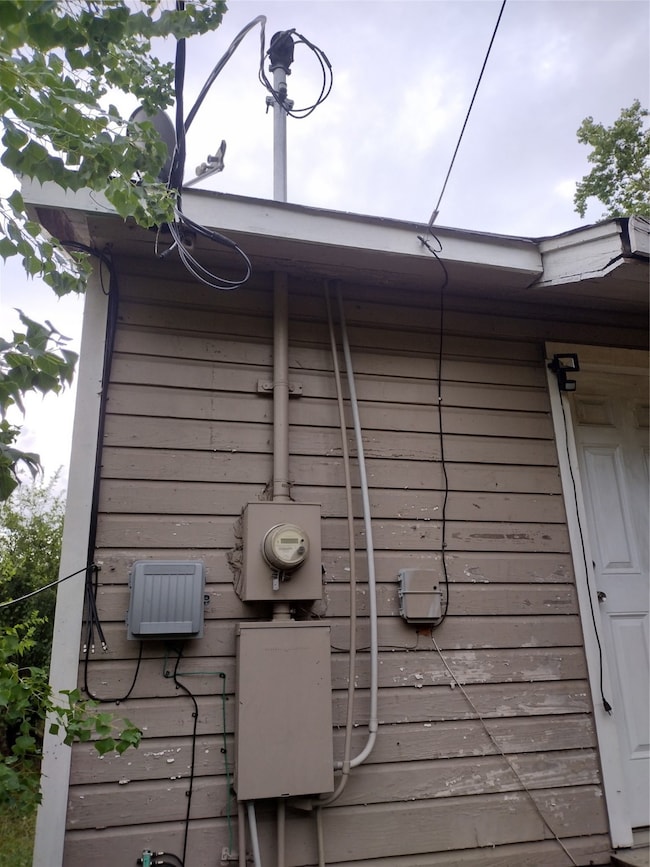 7016 Saint Augustine St, Houston, TX 77021 - photo 5