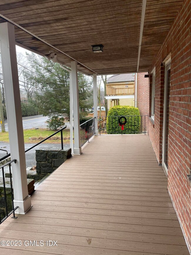 60 Weaver St unit 2, Greenwich, CT 06831 - photo 2