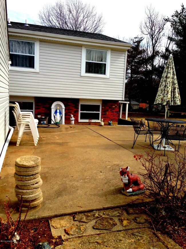 8304 Rosebowl Ct, Louisville, KY 40291 - photo 6