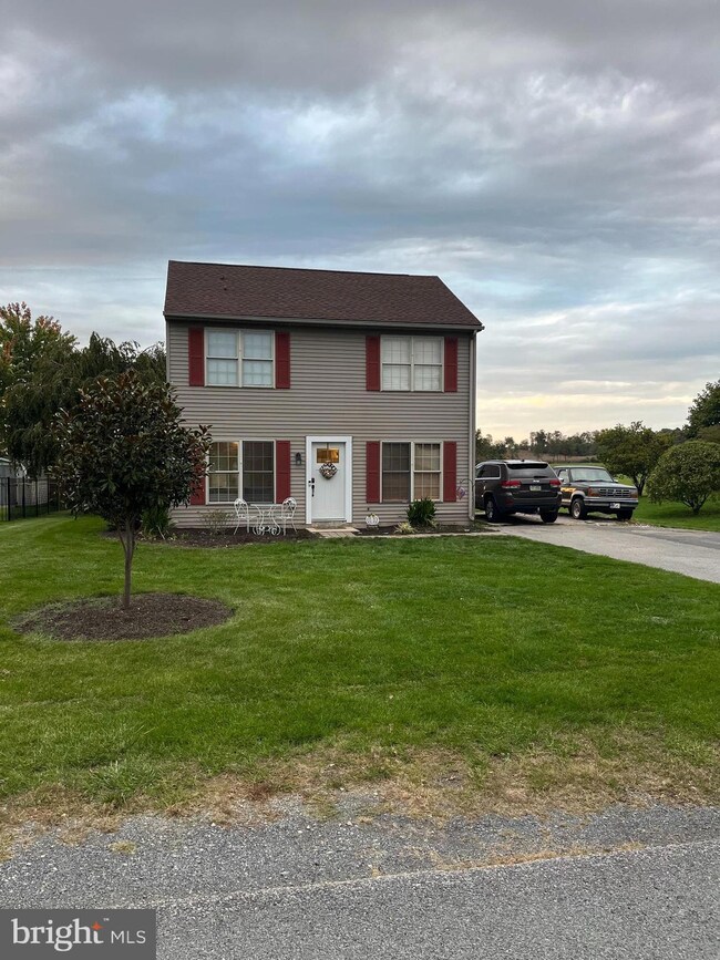 1463 Mountain Shadow Terrace, Fayetteville, PA 17222 - photo 2