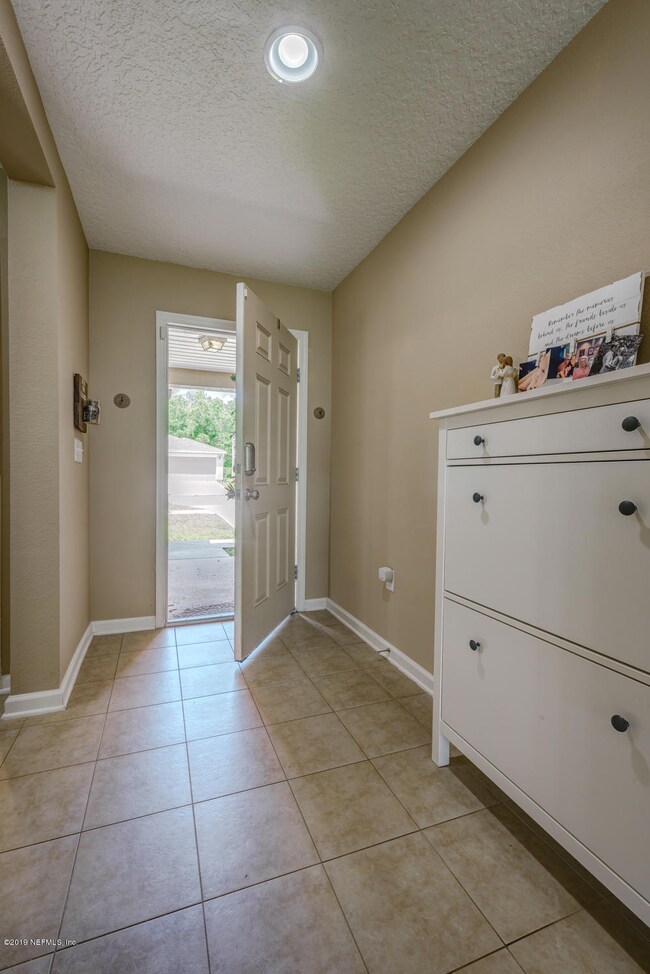 11883 Alexandra Dr, Jacksonville, FL 32218 - photo 4