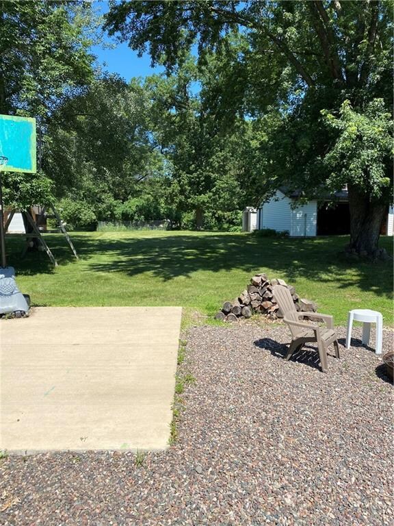 3246 Locust Ln, Eau Claire, WI 54703 - photo 5