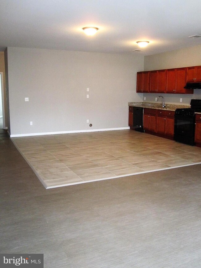 134 William St unit B, Hightstown, NJ 08520 - photo 3